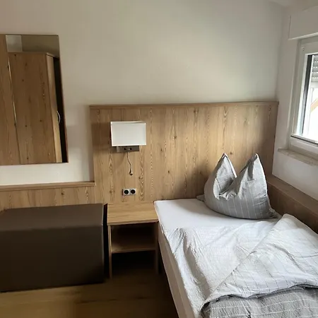 Zum Wispertal Guest house *